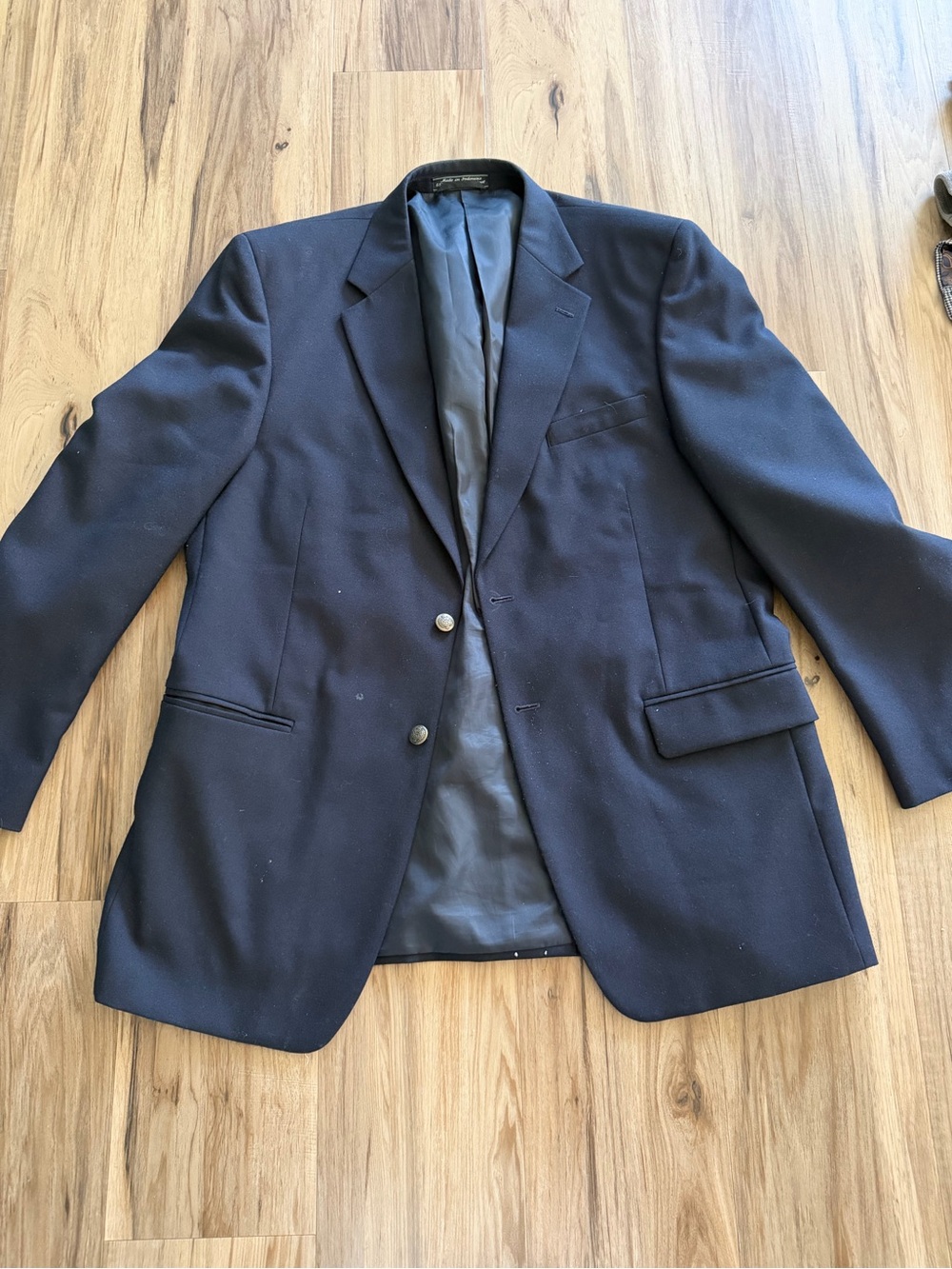 Men's Navy Two-Button Blazer - Classic Tailored Style